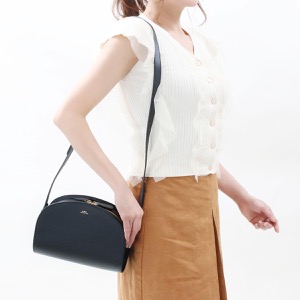 アーペーセー (アー・ペー・セー) ショルダーバッグ バッグ レディース ハーフムーン ブラック F61048 PXBJQ LZZ A.P.C.