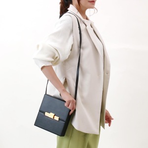 ボッテガヴェネタ (ボッテガ・ヴェネタ) ショルダーバッグ/クロスボディ/クラッチバッグ バッグ レディース デイジー ブラック 577038 VMAU2 8425 BOTTEGA VENETA