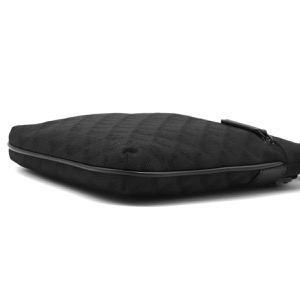 エンポリオアルマーニ ショルダーバッグ/クロスボディ/メッセンジャーバッグ バッグ メンズ イーグルマーク ブラック Y4M185 Y022V 81336 EMPORIO ARMANI