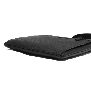 フェラガモ ショルダーバッグ/クロスボディ バッグ メンズ ブラック 240131 NERO 0740805 SALVATORE FERRAGAMO