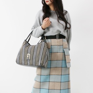 フルラ ハンドバッグ/トートバッグ/ショルダーバッグ バッグ レディース プリムラ ラージ ホーボーバッグ ストライプ トニーマシュマロホワイトマルチ WB00919 BX1707 1833S FURLA