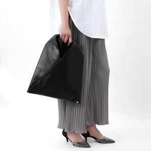 エムエム6メゾンマルジェラ ハンドバッグ/トートバッグ バッグ レディース ジャパニーズ スモール ブラック S54WD0043 P4313 T8013 MM6 MAISON MARGIELA