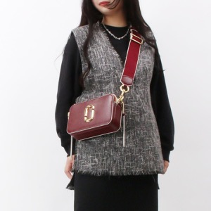 マークジェイコブス ショルダーバッグ/カメラバッグ/クロスボディ バッグ レディース ザ シュアショット ハンドバッグ カベルネボルドー M0015898 619 MARC JACOBS