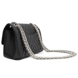 シャネル ショルダーバッグ シェブロン 2.55 20 レザー ブラック 黒 Wチェーン Vステッチ 中古