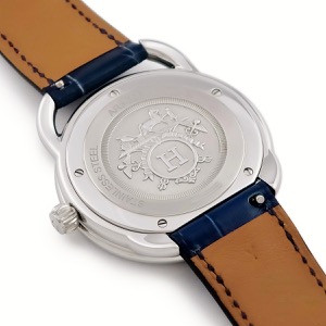 エルメス アルソー AR5.330 053348WW00 ブルー ラウンド 純正ダイヤ ドット ギヨシェ メタリック クオーツ