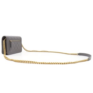 シャネル チェーンウォレット ボーイシャネル チェーンショルダー ミニ グレー ココマーク AP2464 中古