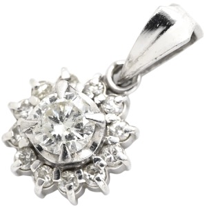 ペンダントトップ Pt900 シルバー プラチナム ペンダントヘッド センターダイヤ パヴェ メレダイヤ フラワーモチーフ  中古
