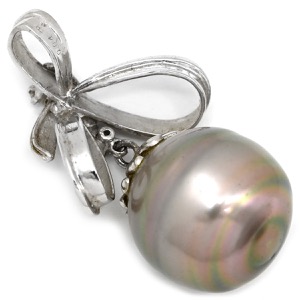 ペンダントトップ 黒蝶パール 15mm ダイヤモンド Pt シルバー 真珠 シルバー プラチナ ネックレストップ オフラウンドシェイプ リボン 中古