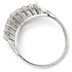 リング 指輪 ダイヤリング Pt900 シルバー ダイヤモンド V字 Vライン  中古