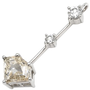 ペンダントトップ ダイヤモンド 3連 SI2 Pt900 シルバー 3P 3石 3粒 ドロップ Pt900 トリロジー ネックレストップ チャーム 中古