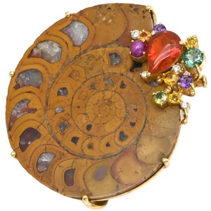 ブローチ アンモナイト マルチストーン K18YG ゴールド オパール トルマリン サファイア ルビー ガーネット アメシスト ダイヤモンド 750YG 中古