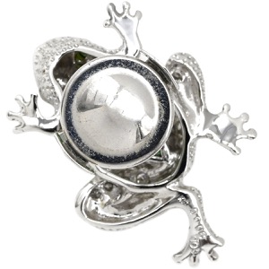 ブローチ カルセドニー ダイヤ ガーネット カエルモチーフ ピンブローチ K18WG シルバー 緑 グリーン 蛙 かえる グリーングロシュラーガーネット 中古