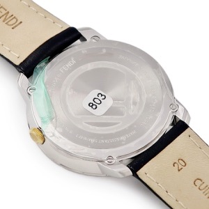 フェンディ エフ イズ フェンディ ラナウェイ 41MM F710114011 未使用 シルバー×ゴールド クオーツ