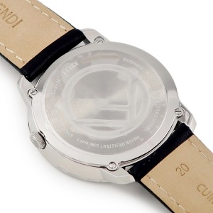 フェンディ エフ イズ フェンディ ラナウェイ 41MM F710011011 未使用 黒 クオーツ