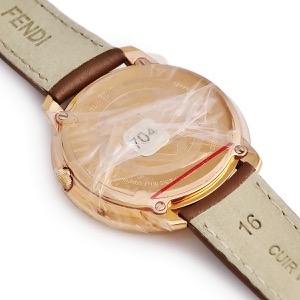 フェンディ エフ イズ フェンディ ラナウェイ 36MM F710534021 未使用 ゴールド 白 クオーツ
