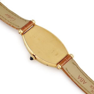 カルティエ トノー ウォッチ SM 89090043 K18YG無垢 トノウ ローマン ギヨシェ 手巻き