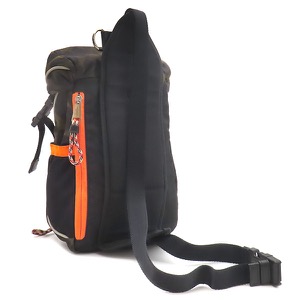 バーバリー ボディバッグ レオ アニマルプリント ナイロン ナイロン カーキグリーン アニマル柄 レオパード 中古