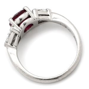 リング 指輪 ルビー 1.76ct ダイヤ 0.621ct Pt900 レッド 赤 1P 1石 1粒 プラチナ Pt900 トリリアントカット オーバル 楕円 トリロジー  中古