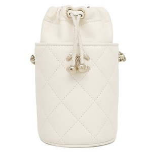 シャネル ショルダーバッグ マトラッセ ミニバケット チェーンショルダー レザー ホワイト 白 巾着バッグ  中古