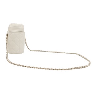 シャネル ショルダーバッグ マトラッセ ミニバケット チェーンショルダー レザー ホワイト 白 巾着バッグ  中古