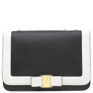 サルヴァトーレ・フェラガモ ショルダーバッグ ヴァラリボン カーフ ブラック 黒 白 チェーンショルダー AU-21 G892 中古