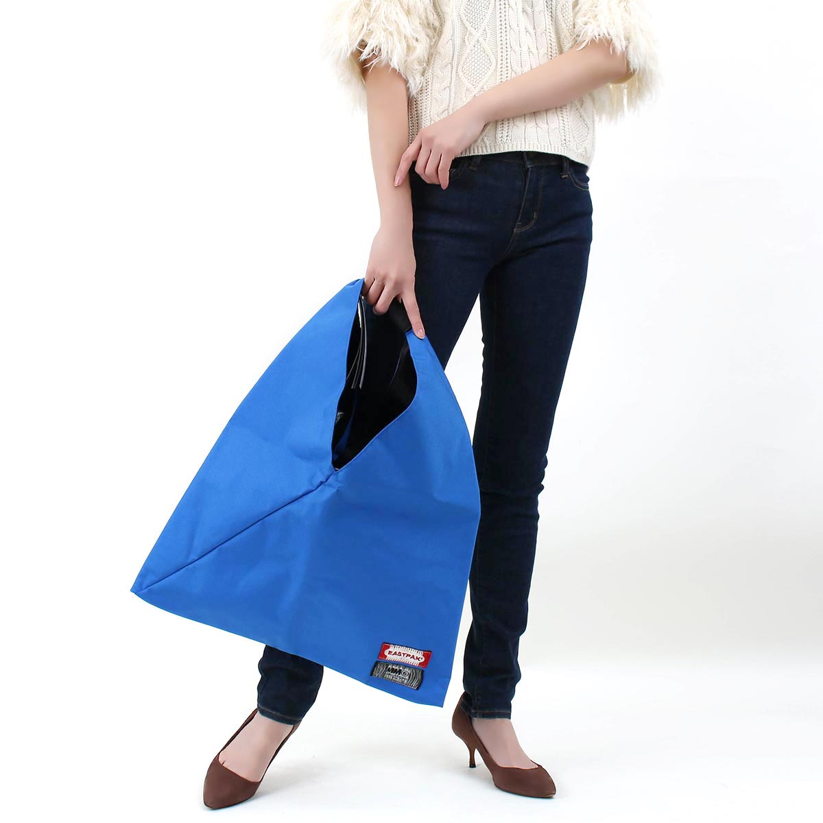 エムエム6メゾンマルジェラ ハンドバッグ トートバッグ バッグ メンズ レディース Eastpak コラボ リバーシブル ブルー ブラック Ek0a5bat Q77 S63wc0061p4454t6046 21年秋冬新作 Mm6 Maison Margiela ブランド腕時計通販なら ブルークウォッチカンパニー 心斎橋店