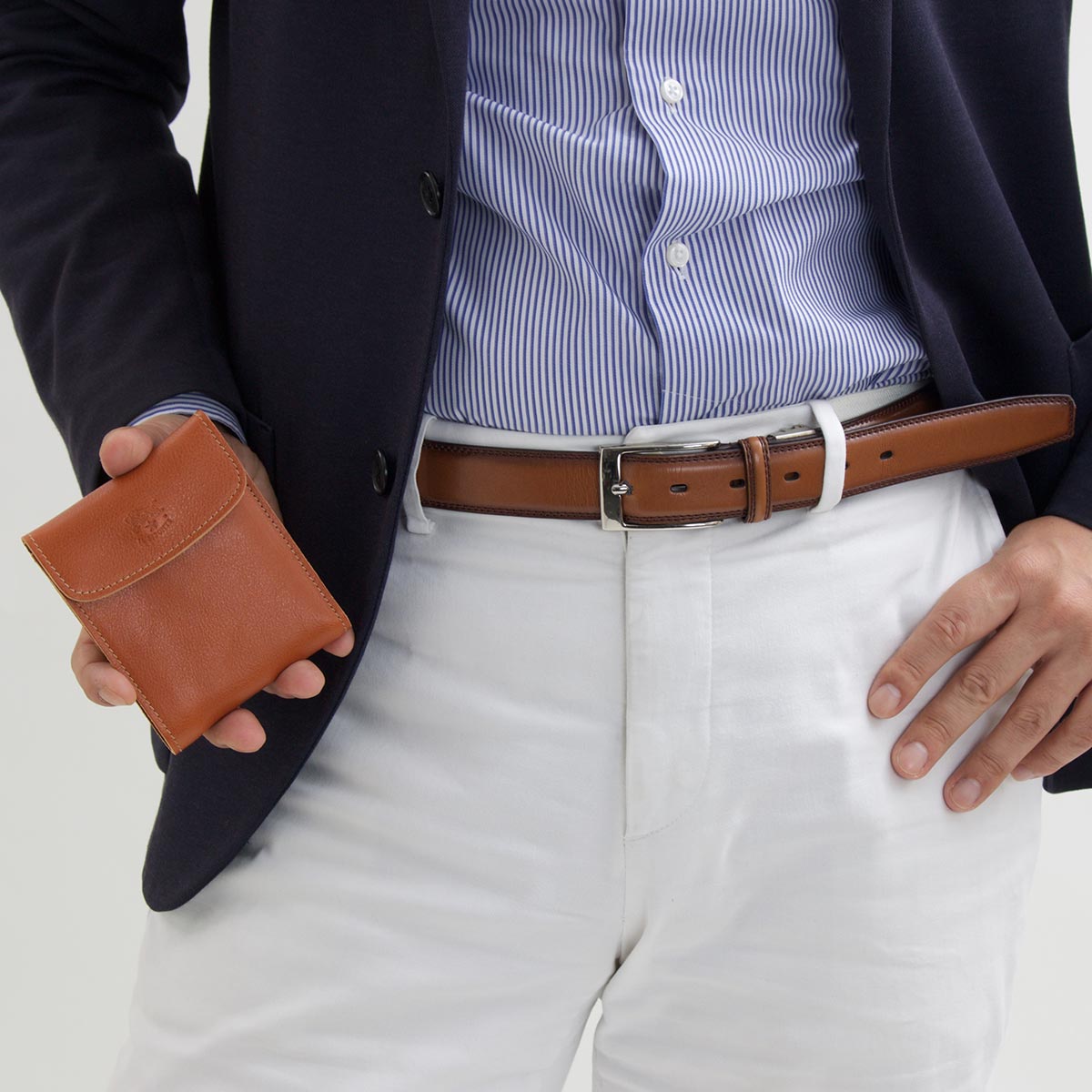 イルビゾンテ 三つ折り財布 財布 メンズ レディース スタンダード Standard キャラメルブラウン C0976 P 145 Il Bisonte ブランド腕時計通販なら ブルークウォッチカンパニー 心斎橋店