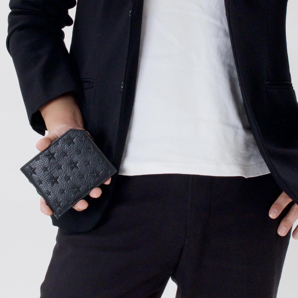 ジミーチュウ 二つ折り財布 財布 メンズ レディース オールバニ エンボスド スターズ ブラック Albany Emg 161 Black Jimmy Choo ブランド腕時計通販なら ブルークウォッチカンパニー 心斎橋店