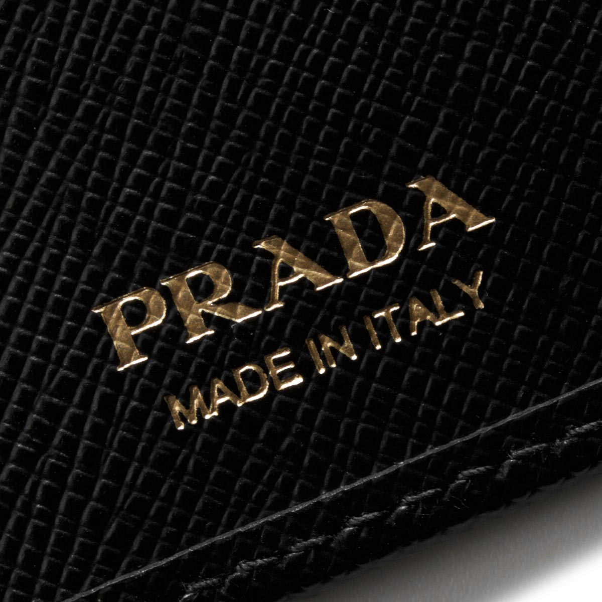 PRADA トライアングル 三角ロゴプレート サフィアーノ二つ折り財布ブラック